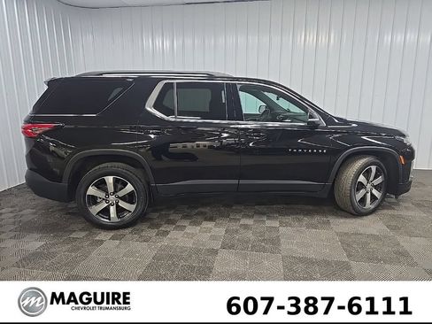 Used 2023 Chevrolet Traverse LT w/ LT Premium Package AWD/4WD image 2