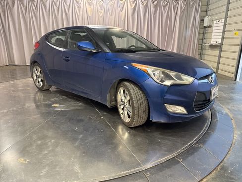 Used 2016 Hyundai Veloster w/ Option Group 03 image 3