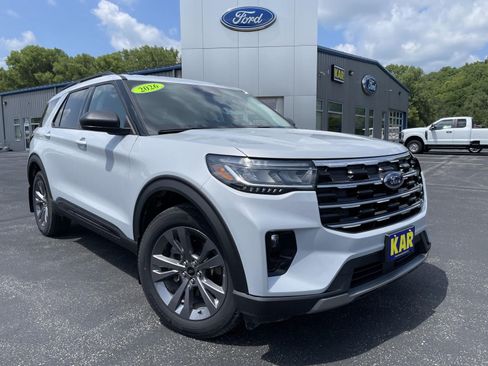 Certified 2026 Ford Explorer Active w/ Active Comfort Package AWD/4WD image 3