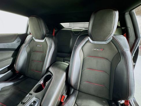 Used 2018 Chevrolet Camaro ZL1 RWD image 25