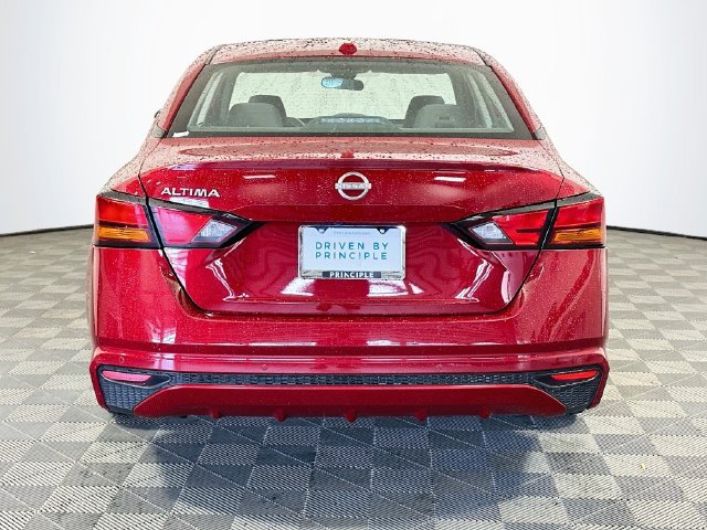 Used 2025 Nissan Altima 2.5 SV FWD image 8