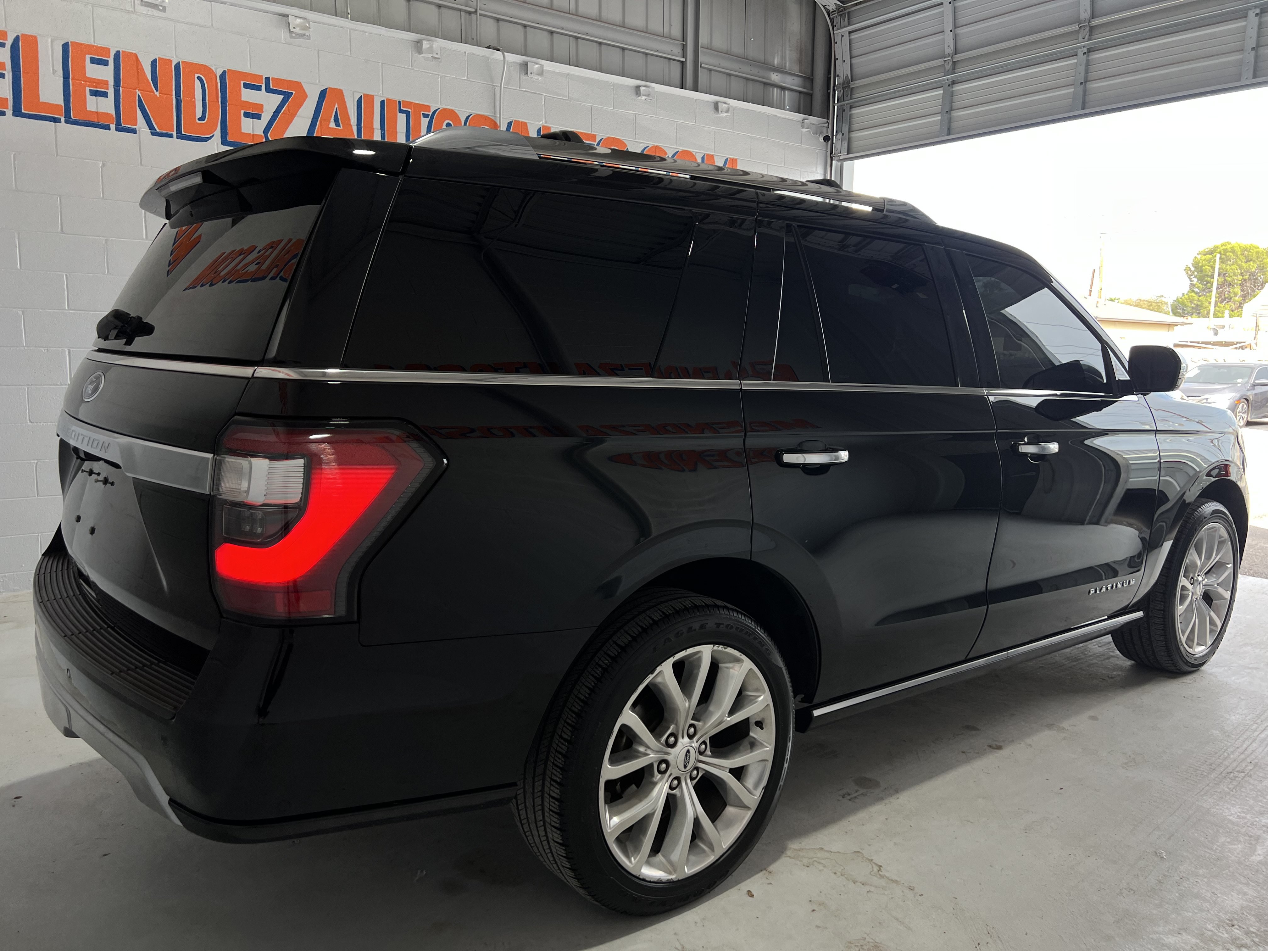 Used 2019 Ford Expedition Platinum RWD image 5