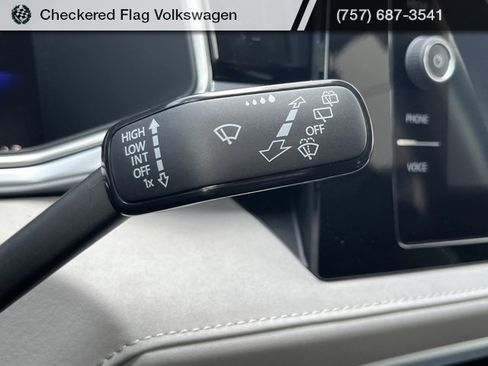 New 2025 Volkswagen Taos SE image 35