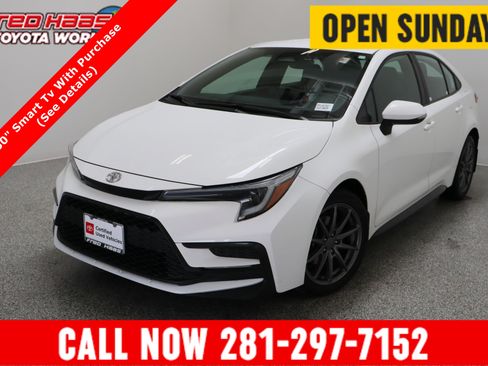 Certified 2023 Toyota Corolla SE FWD image 1