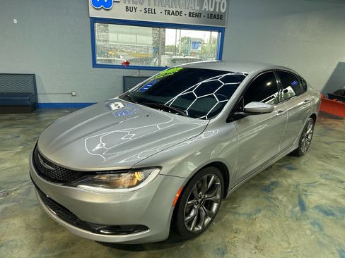 Used 2015 Chrysler 200 S image 6