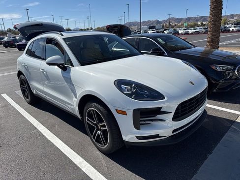 Used 2021 Porsche Macan image 3
