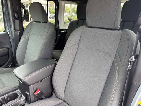 Used 2025 Jeep Wrangler Sahara w/ Safety Group image 20