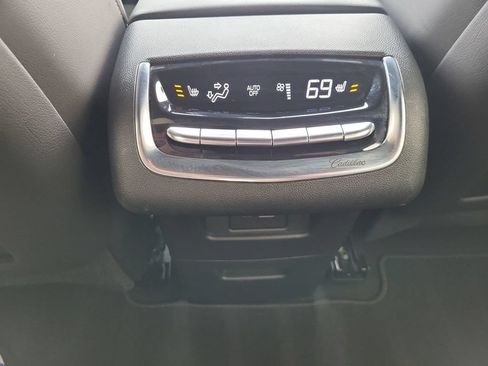Used 2025 Cadillac XT6 Premium Luxury AWD/4WD image 28