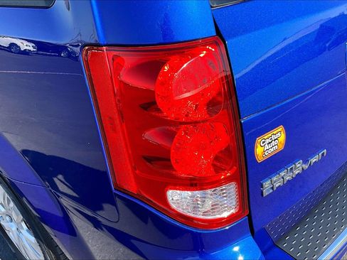 Used 2018 Dodge Grand Caravan SE w/ UConnect Hands-Free Group FWD image 31