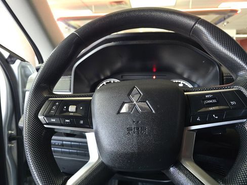 Used 2024 Mitsubishi Outlander ES image 23