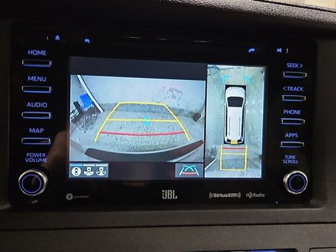 Used 2019 Toyota Sienna Limited image 16