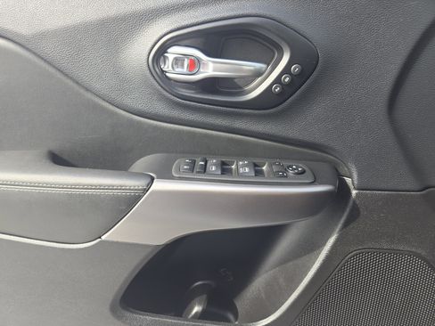 Used 2022 Jeep Cherokee Limited w/ Elite Package image 26