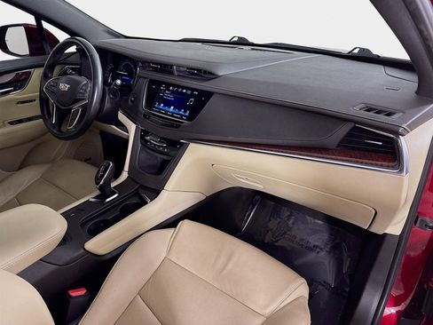 Used 2019 Cadillac XT5 Luxury image 32