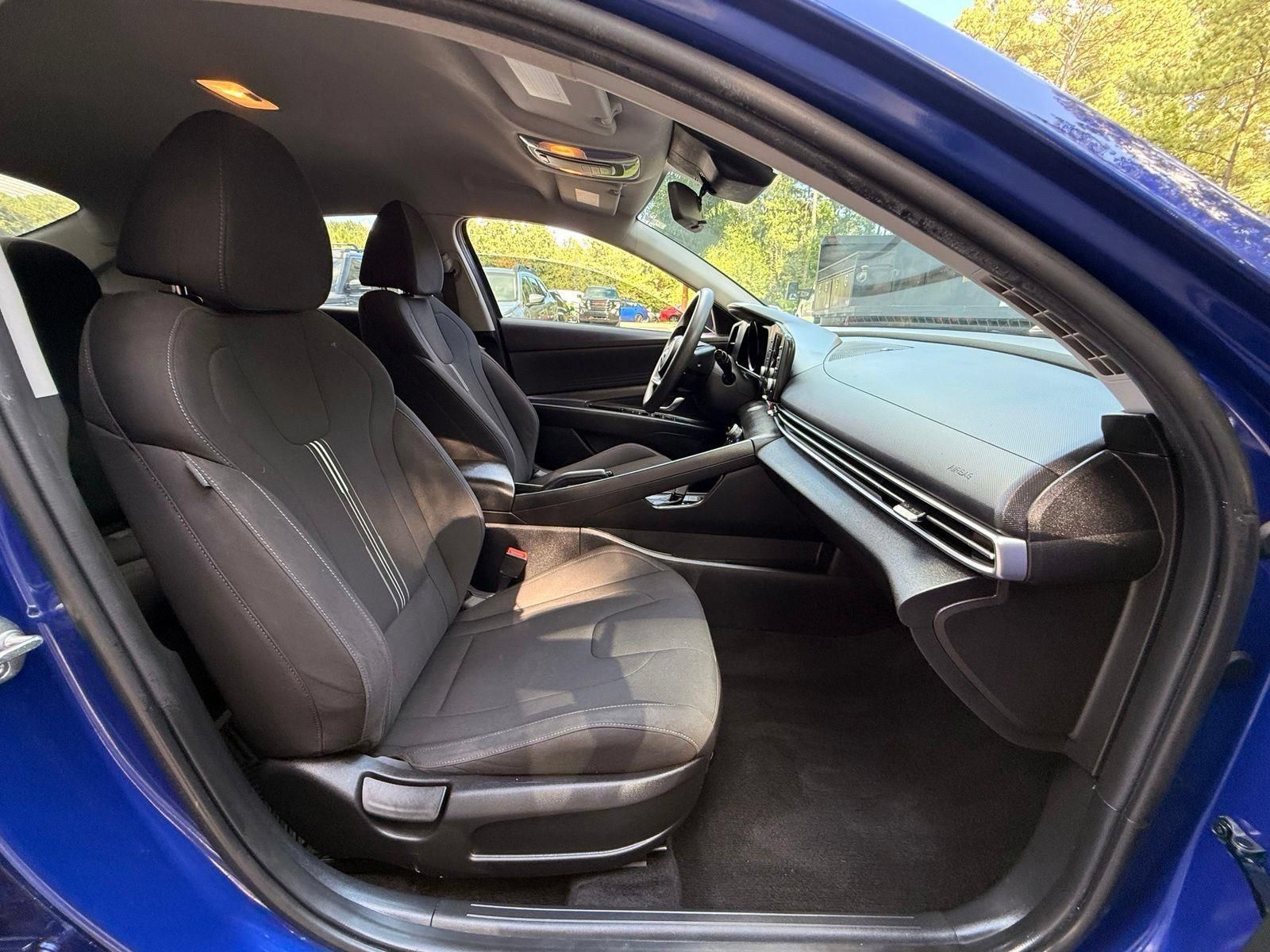Used 2021 Hyundai Elantra SEL FWD image 19