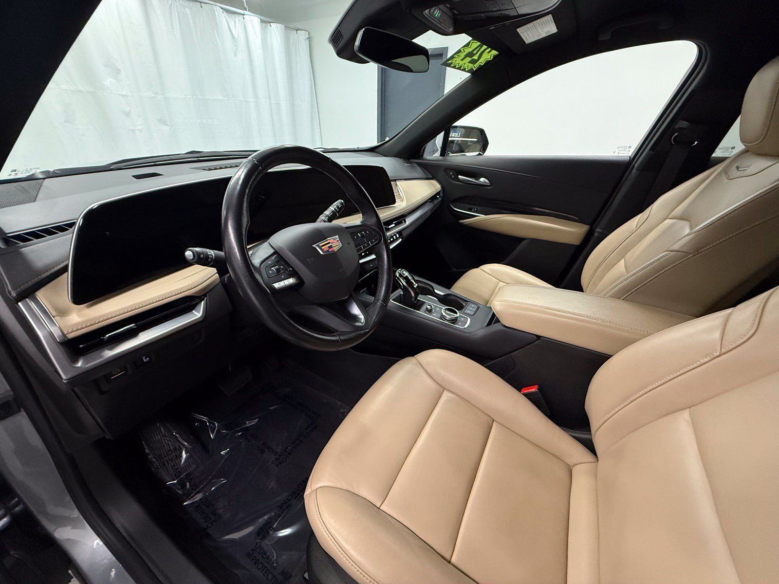 Used 2024 Cadillac XT4 Premium Luxury FWD image 11