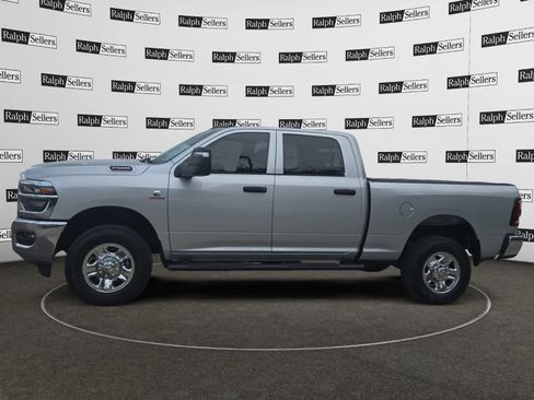 Used 2025 RAM 2500 Tradesman AWD/4WD image 3