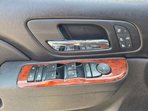 Used 2010 Chevrolet Tahoe LTZ AWD/4WD image 26