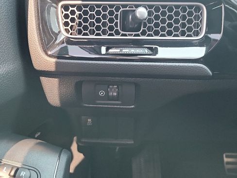 Used 2025 Honda Civic Sport image 14