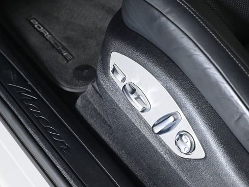 Certified 2023 Porsche Macan AWD/4WD image 21
