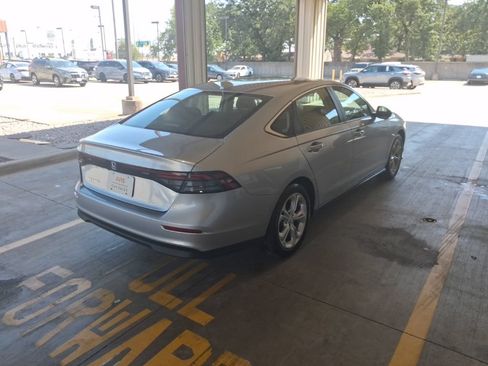 Used 2025 Honda Accord LX image 7