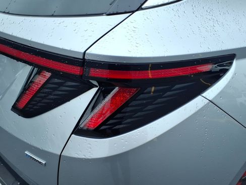 Certified 2024 Hyundai Tucson Limited AWD/4WD image 13