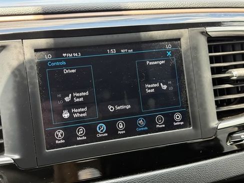 Used 2019 Chrysler Pacifica Touring-L FWD image 24