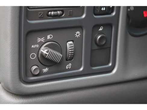 Used 2005 Chevrolet Silverado 1500 LS w/ Light Duty Power Package AWD/4WD image 14