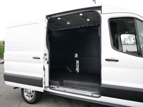 Used 2020 Ford Transit 250 Medium Roof AWD w/ Load Area Protection Package image 8