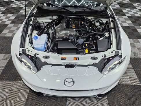 Used 2019 MAZDA MX-5 Miata Club RWD image 31