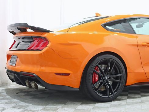 Used 2020 Ford Mustang Shelby GT500 w/ Technology Package RWD image 9