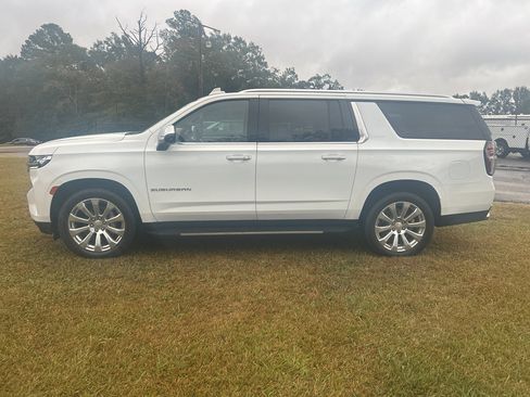 Used 2022 Chevrolet Suburban Premier image 6