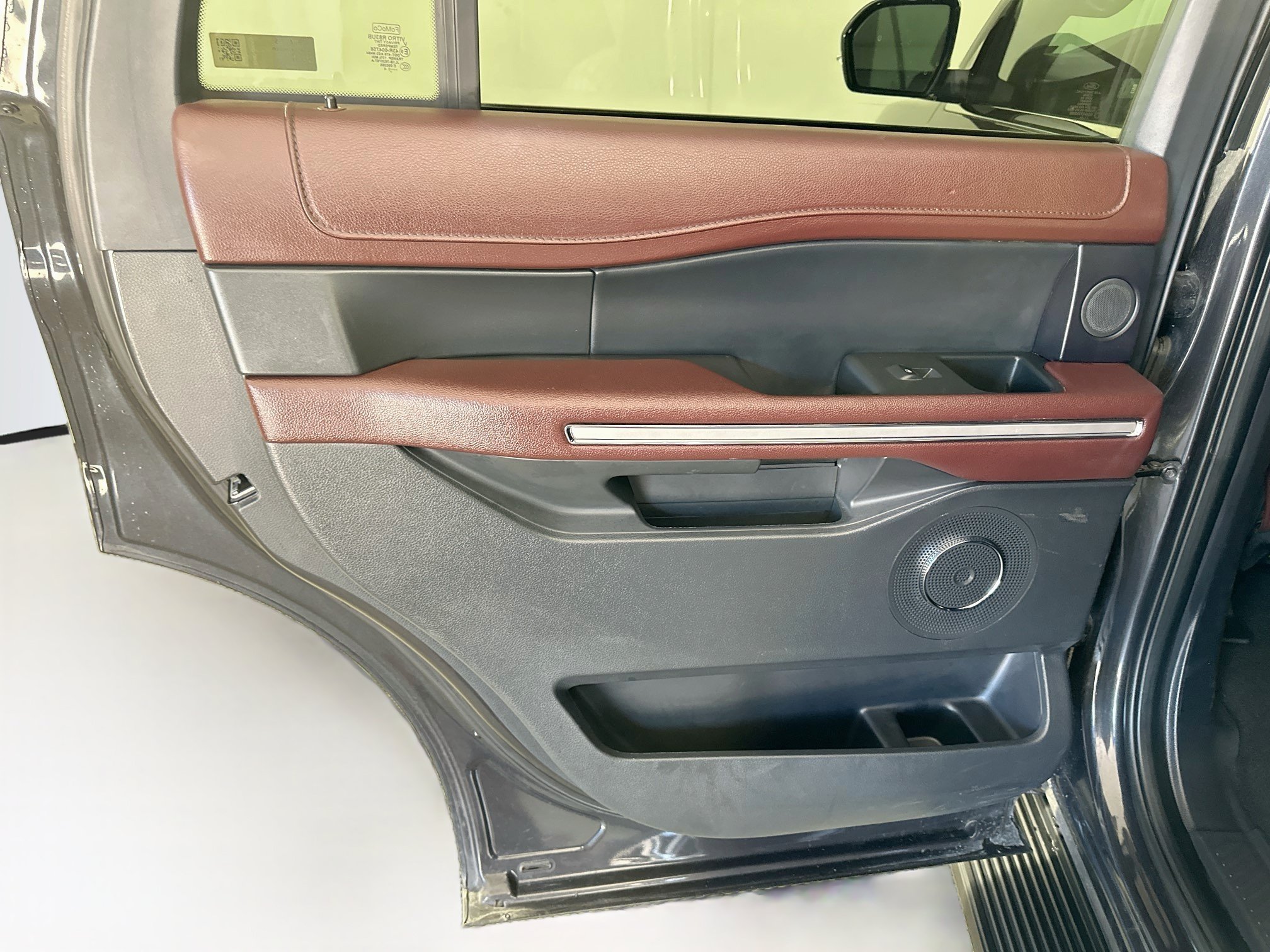 Used 2024 Ford Expedition Limited RWD image 28