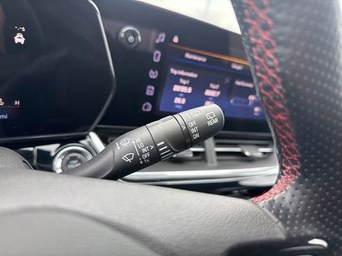 Used 2024 Chevrolet Trax RS w/ Sunroof Package image 27