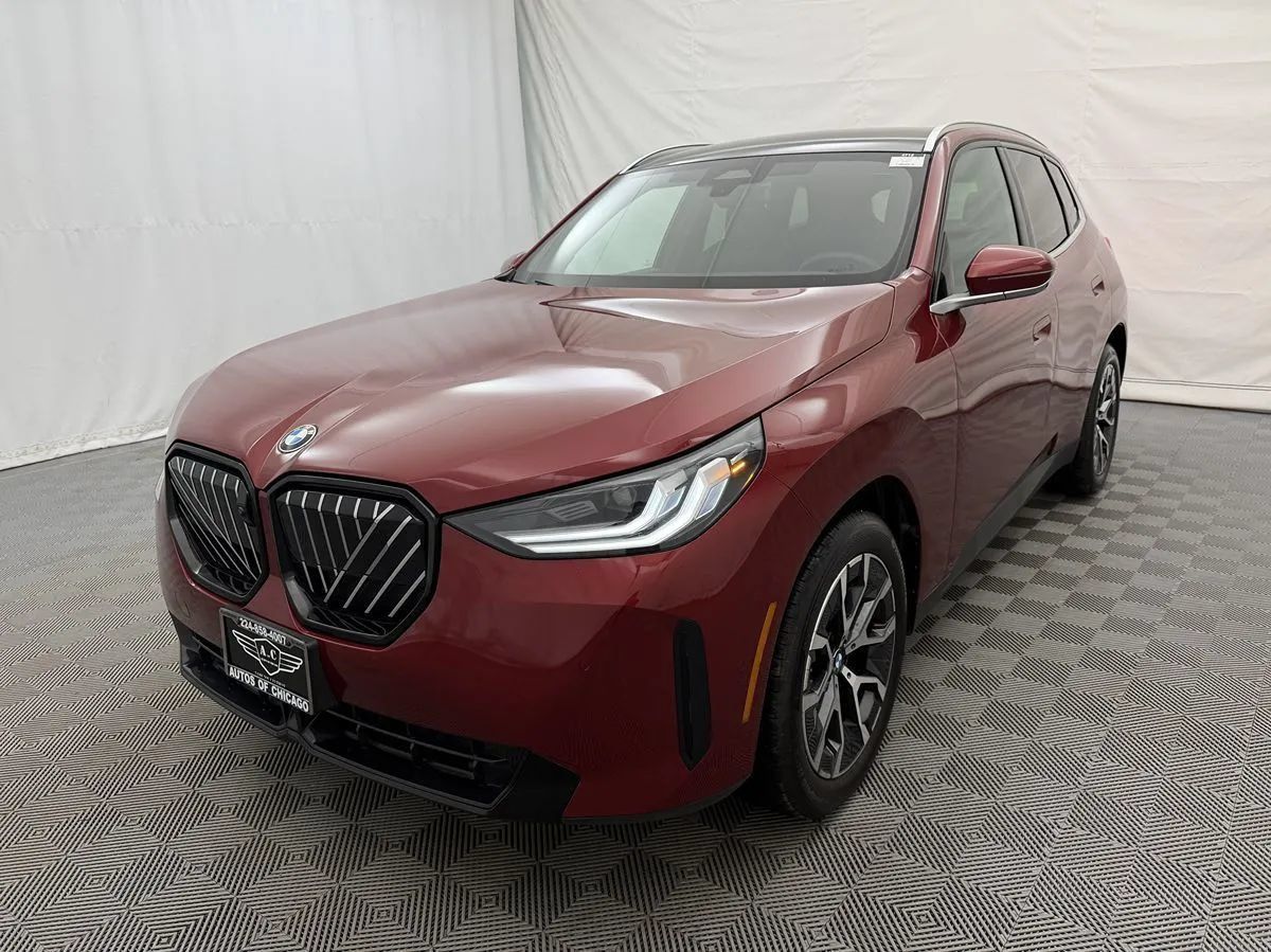 Used 2025 BMW X3 xDrive30i w/ Premium Package AWD/4WD image 2