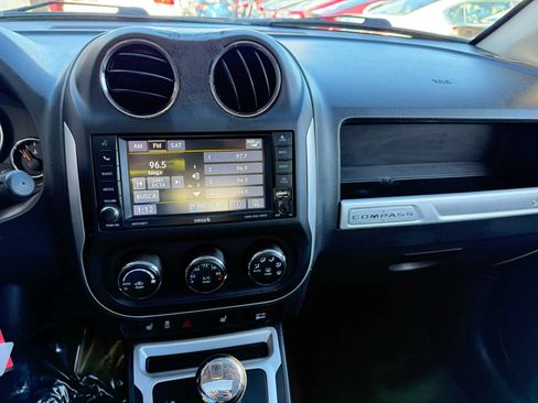 Used 2014 Jeep Compass Limited w/ Sun/Sound Group image 10