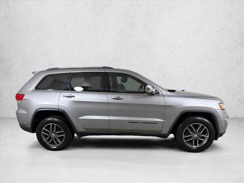 Used 2017 Jeep Grand Cherokee Limited AWD/4WD image 4
