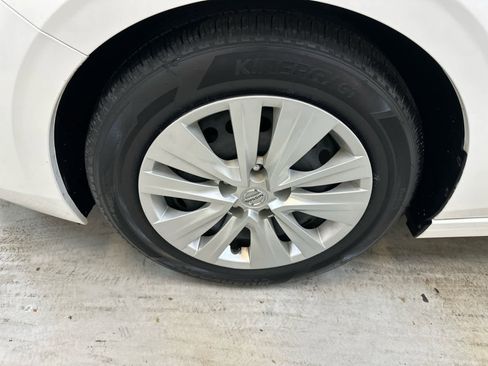 Certified 2022 Nissan Sentra S image 11