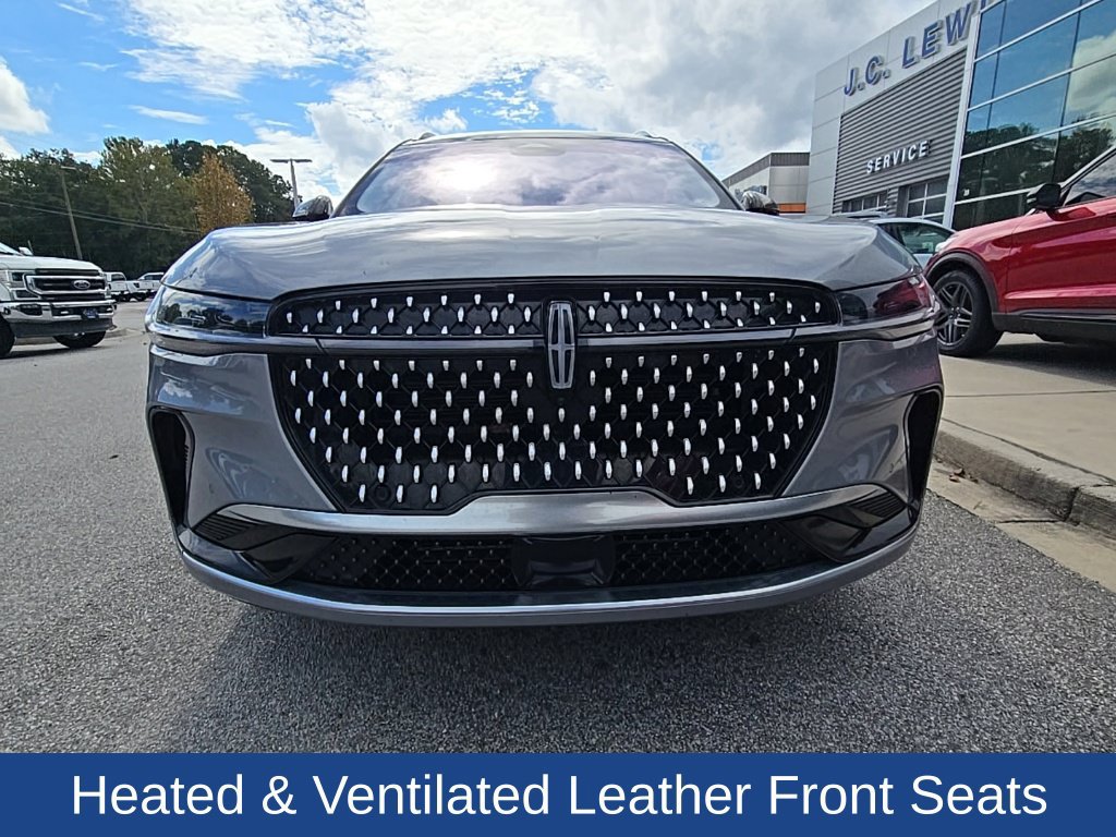 Used 2024 Lincoln Nautilus Reserve w/ Equipment Group 202A AWD/4WD image 2