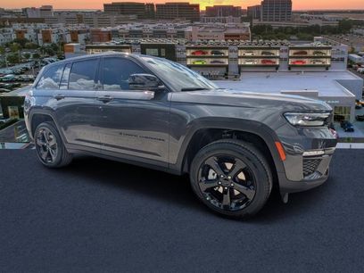 New 2025 Jeep Grand Cherokee Limited w/ Black Appearance Package