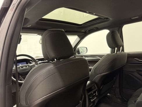 New 2025 Jeep Grand Cherokee Laredo X image 17