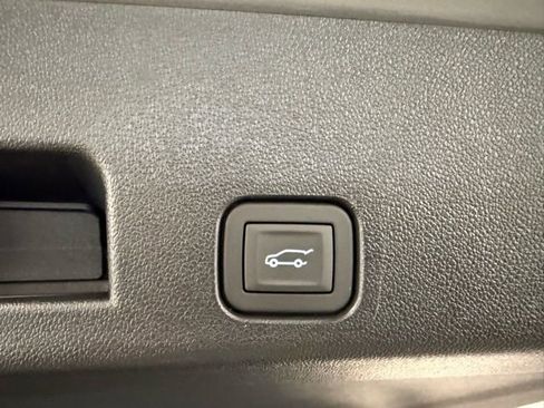 New 2026 Chevrolet Traverse LT w/ Sun and Wheel Package image 9