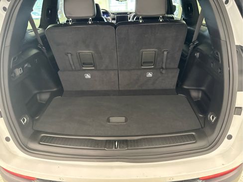 Used 2024 Jeep Grand Cherokee L Altitude image 17