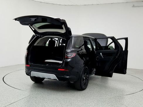Used 2025 Land Rover Discovery Sport S image 11