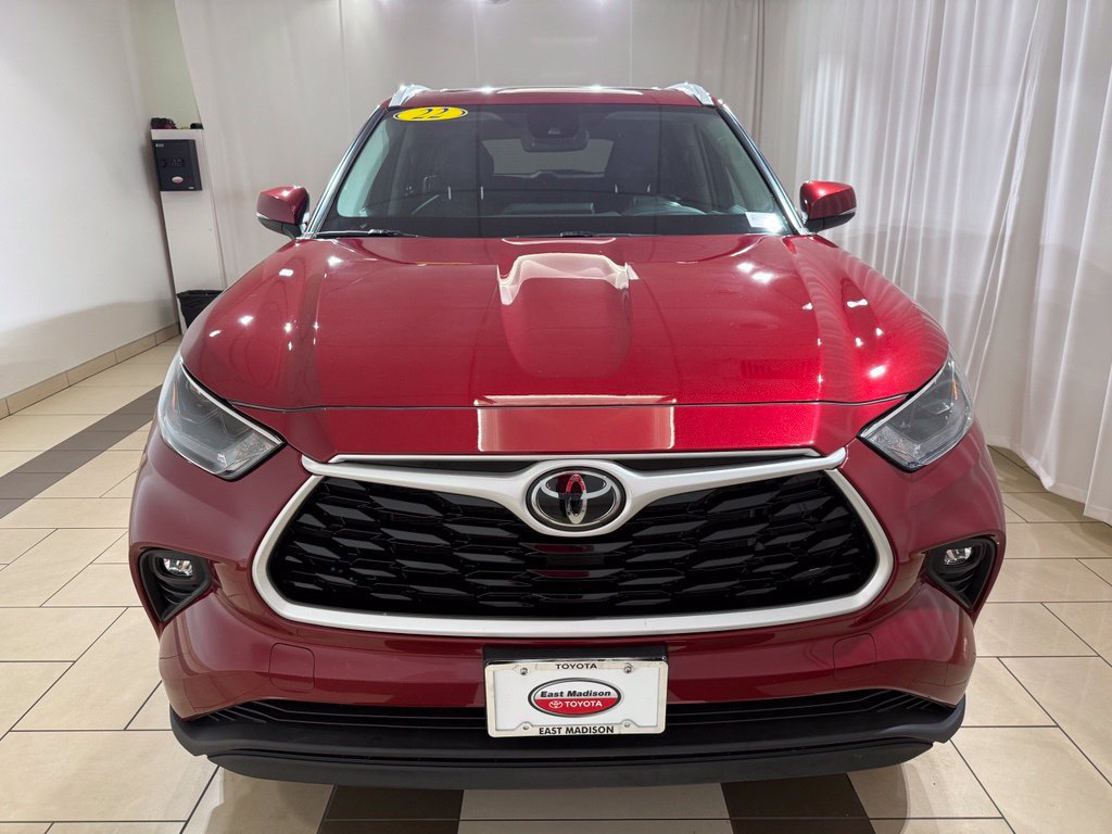 Used 2022 Toyota Highlander XLE AWD/4WD image 8