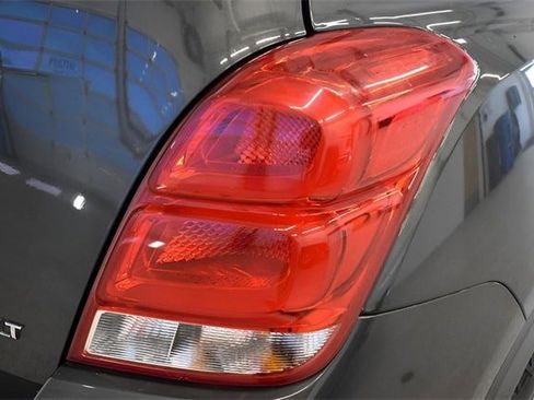 Used 2017 Chevrolet Trax LT w/ LT Convenience Package image 12