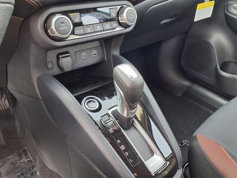 New 2025 Nissan Versa SR w/ Trunk Package FWD image 9