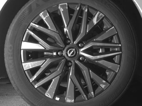 Used 2025 Nissan Altima 2.5 SV image 13