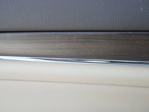 Used 2016 Jeep Grand Cherokee Overland w/ Advanced Technology Group image 30