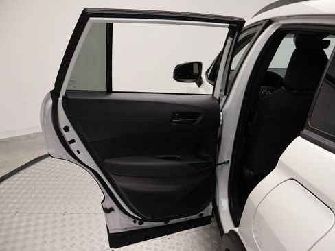 Used 2026 Toyota Corolla Cross LE FWD image 21