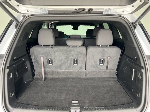 Used 2025 GMC Acadia Elevation image 23